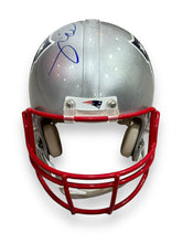 Cargar imagen en el visor de la galería, Casco Pro / Patriots / Tom Brady
