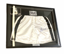 Cargar imagen en el visor de la galería, Shorts Enmarcados / Boxeo / Muhammad Ali
