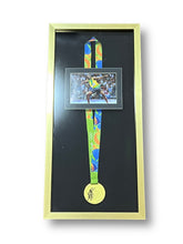 Cargar imagen en el visor de la galería, Medalla enmarcada / Atletismo / Usain Bolt

