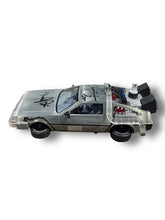 Load image into Gallery viewer, Coche Escala / Back to the Future / Christopher Lloyd y Michael J Fox
