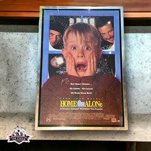 Cargar imagen en el visor de la galería, Poster Enmarcado / Cine / Maculay Culkin (Home Alone)
