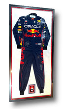 Cargar imagen en el visor de la galería, Traje Enmarcado / F1 / Max Verstappen
