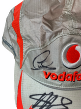 Load image into Gallery viewer, Gorra / F1 / Lewis Hamilton, Heikki Kovalainen, Pedro De La Rosa (McLaren)

