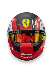 Cargar imagen en el visor de la galería, Mini Casco / F1 / Carlos Sainz Jr (Ferrari 2022)
