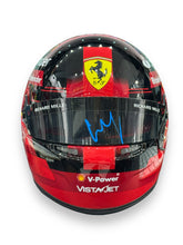 Cargar imagen en el visor de la galería, Mini Casco / F1 / Carlos Sainz Jr (Ferrari 2023)
