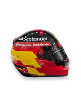 Cargar imagen en el visor de la galería, Mini Casco / F1 / Carlos Sainz Jr (Ferrari 2023)
