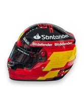 Cargar imagen en el visor de la galería, Mini Casco / F1 / Carlos Sainz Jr (Ferrari 2023)
