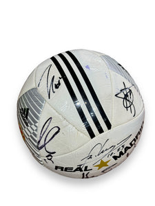 Balón / Real Madrid / Leyendas del Madrid ( HUGO/RAUL/GUTI/BUTRAGUEÑO/CANNAVARO/CAMBIASSO/REDONDO/MORIENTES/SALGADO/HIERRO)