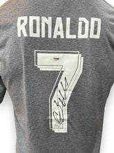 Cargar imagen en el visor de la galería, Jersey / Real Madrid / Cristiano Ronaldo
