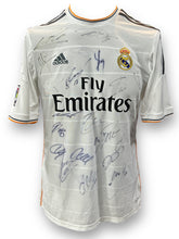 Load image into Gallery viewer, Jersey / Real Madrid /  Team 2013 (Blanca): Cristiano Ronaldo, Benzema, Modric, Pepe, Isco, Kaka
