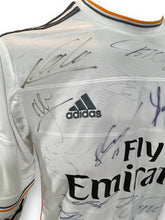 Load image into Gallery viewer, Jersey / Real Madrid /  Team 2013 (Blanca): Cristiano Ronaldo, Benzema, Modric, Pepe, Isco, Kaka
