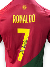 Load image into Gallery viewer, Jersey / Selección de Portugal / Cristiano Ronaldo
