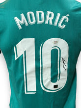 Cargar imagen en el visor de la galería, Jersey / Real Madrid / Luca Modric
