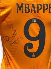 Cargar imagen en el visor de la galería, Jersey / Real Madrid / Kylian Mbappe
