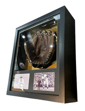 Load image into Gallery viewer, Manopla de Baseball Enmarcada / Dodgers / Sandy Koufax
