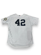 Cargar imagen en el visor de la galería, Jersey / Yankees / Mariano Rivera
