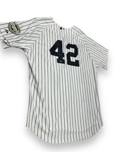 Cargar imagen en el visor de la galería, Jersey / Yankees / Mariano Rivera
