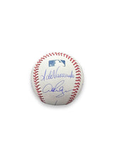 Load image into Gallery viewer, Pelota de baseball / Legends of baseball / Fernando Valenzuela, Alex Rodriguez, Pedro Martinez, Ivan Rodriguez, Juan Marichal, Rod Carew, Miguel Tejada Y Edgar Martinez
