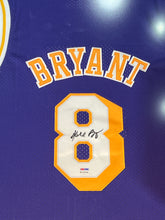 Cargar imagen en el visor de la galería, Jersey Enmarcado / Lakers / Kobe Bryant
