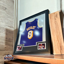 Cargar imagen en el visor de la galería, Jersey Enmarcado / Lakers / Kobe Bryant

