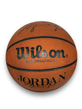 Cargar imagen en el visor de la galería, Balón Basketball / Bulls / Michael Jordan
