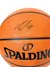 Cargar imagen en el visor de la galería, Balón Basketball / Mavericks / Luka Doncic
