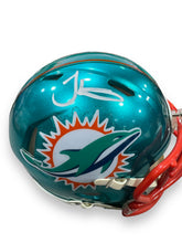 Cargar imagen en el visor de la galería, Mini Casco / Dolphins Flash / Tyreek Hill
