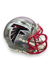 Cargar imagen en el visor de la galería, Mini Casco  / Falcons / Michael Vick
