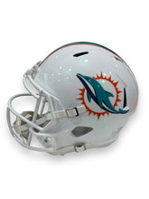 Cargar imagen en el visor de la galería, Casco Replica / Dolphins Speed / Tua Tagovailoa y Tyreek Hill
