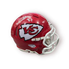 Cargar imagen en el visor de la galería, Mini Casco / Chiefs / Travis Kelce
