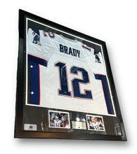 Cargar imagen en el visor de la galería, Jersey Enmarcado / Patriots / Tom Brady
