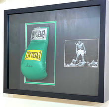 Load image into Gallery viewer, Guante de Box | Muhammad Ali
