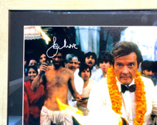 Cargar imagen en el visor de la galería, Fotografía / James Bond 007 / Roger Moore
