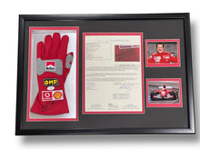 Cargar imagen en el visor de la galería, Guante Enmarcado / Ferrari / Michael Schumacher
