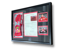 Cargar imagen en el visor de la galería, Guante Enmarcado / Ferrari / Michael Schumacher
