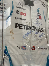Cargar imagen en el visor de la galería, Traje - Nomex / F1 / Lewis Hamilton y Varios Temporada 2021
