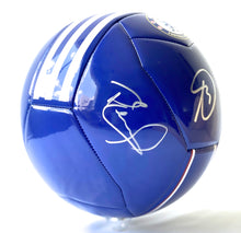Load image into Gallery viewer, Balón / Chelsea / Lampard, Cole, Ballack, Terry y Peter Cech
