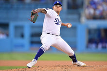 Cargar imagen en el visor de la galería, Pelota Baseball / Dodgers / Julio Urias
