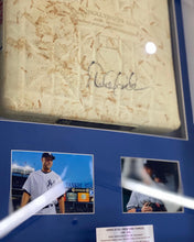 Load image into Gallery viewer, Base enmarcada / Yankees / Derek Jeter
