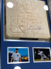 Cargar imagen en el visor de la galería, Base Enmarcada / Yankees / Derek Jeter
