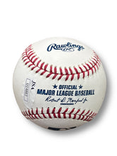 Cargar imagen en el visor de la galería, Pelota Baseball / Dodgers / Julio Urias
