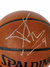 Cargar imagen en el visor de la galería, Balón / San Antonio Spurs / Tony Parker
