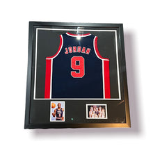 Cargar imagen en el visor de la galería, Jersey Enmarcado / USA Team / Michael Jordan (Dream Team 1992)
