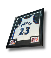 Cargar imagen en el visor de la galería, Jersey Enmarcado / Wizards / Michael Jordan
