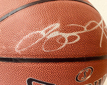 Cargar imagen en el visor de la galería, Balón Basketball / Cavaliers / Lebron James - Kyrie Irving
