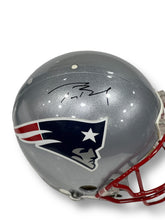 Cargar imagen en el visor de la galería, Casco Pro / Patriots / Tom Brady
