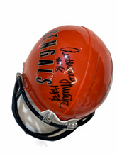 Cargar imagen en el visor de la galería, Mini Casco / Bengals / Anthony Muñoz
