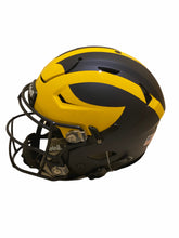 Cargar imagen en el visor de la galería, Casco Speed Flex / Wolverines-Michigan (College) / Tom Brady
