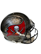 Cargar imagen en el visor de la galería, Casco Pro Speed / Buccaneers / Tom Brady
