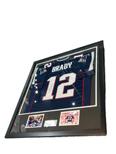 Cargar imagen en el visor de la galería, Jersey Enmarcado / Patriots / Tom Brady
